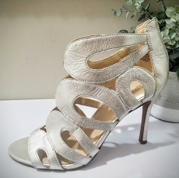Nine West Silver Heels - Picture 3 of 8